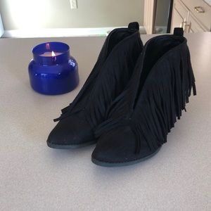 Coconuts by Matisse Fringe booties